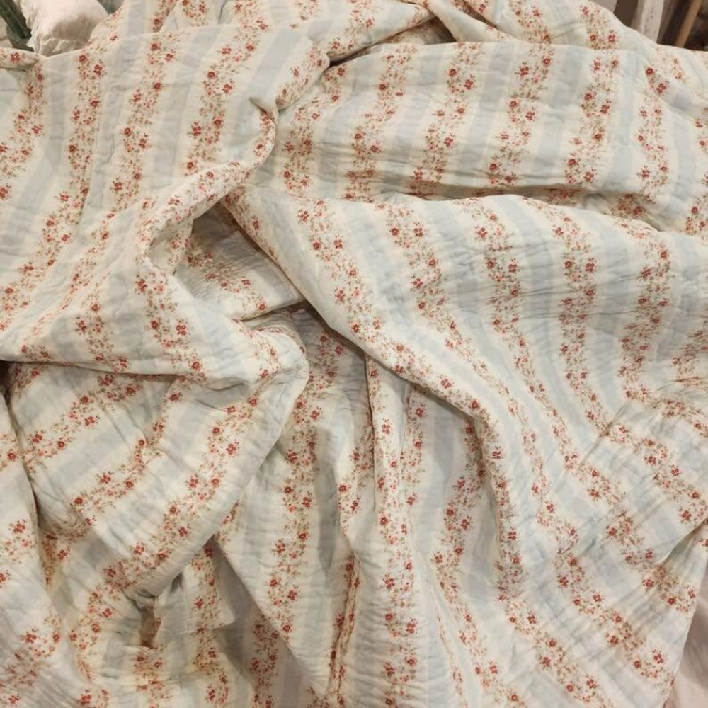 Simply Shabby Chic by Rachel Ashwell Quilt, King 108x91”